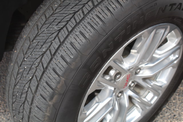 Used 2024 GMC Yukon SLT w/ SLT Luxury Package AWD/4WD image 14