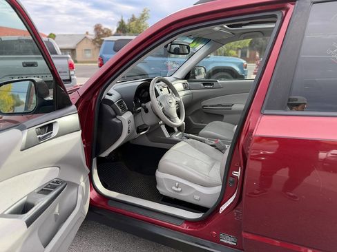 Used 2012 Subaru Forester 2.5X Limited image 2