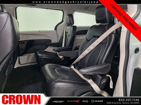 Certified 2024 Chrysler Pacifica Touring-L image 18