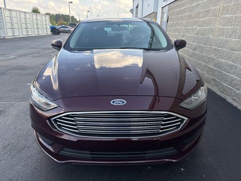 Used 2018 Ford Fusion SE w/ Fusion SE Technology Package image 3