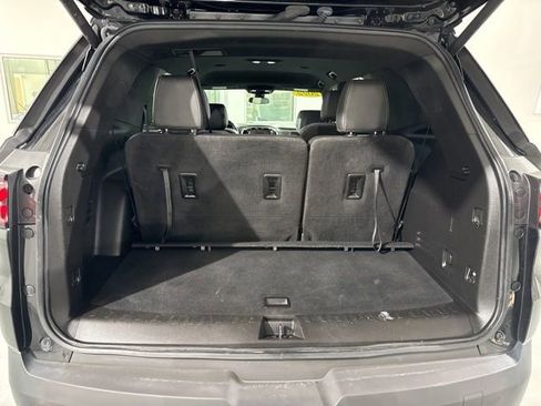 Used 2022 Chevrolet Traverse LT image 13