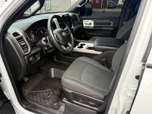 Used 2024 RAM 2500 Big Horn w/ Night Edition AWD/4WD image 6