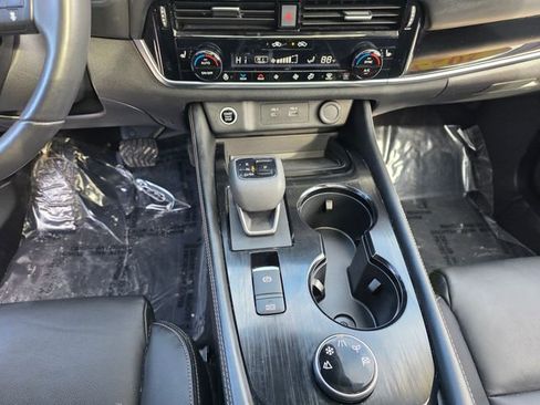 Used 2023 Nissan Rogue SL w/ SL Premium Package image 22