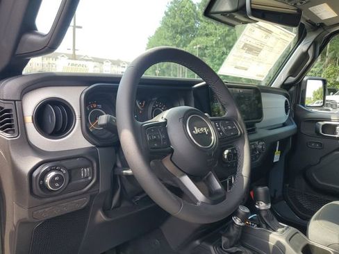 New 2025 Jeep Gladiator Sport image 21