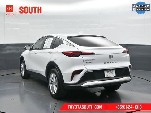 Used 2025 Buick Envista Preferred w/ Convenience II Package image 2