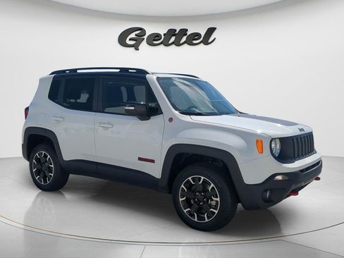 Used 2023 Jeep Renegade Trailhawk AWD/4WD image 3
