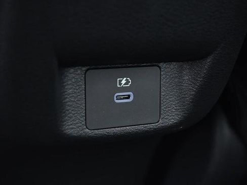 New 2025 Nissan Versa SR w/ Trunk Package image 21