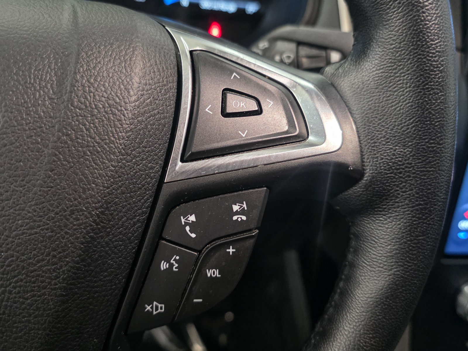 Used 2023 Ford Edge SEL w/ Sport Appearance Package AWD/4WD image 34