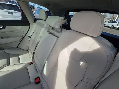 New 2026 Volvo XC60 B5 Ultra w/ Protection Package Premier AWD/4WD image 6