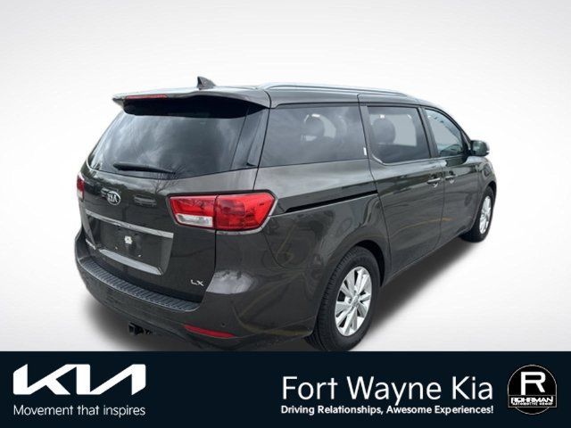 Used 2017 Kia Sedona LX w/ LX Essentials Premium Package FWD image 5