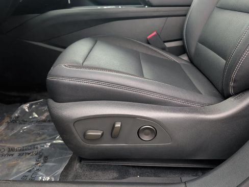 Used 2025 Chevrolet Blazer EV LT AWD/4WD image 14