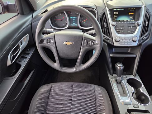 Used 2017 Chevrolet Equinox LS image 8