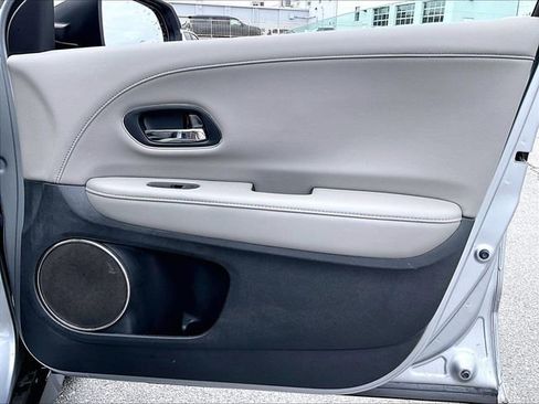 Used 2019 Honda HR-V EX-L image 12