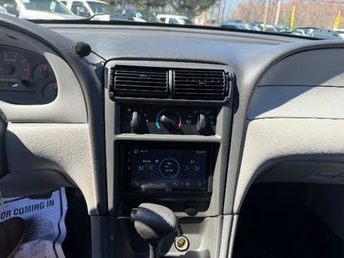 Used 2002 Ford Mustang Deluxe Coupe image 22