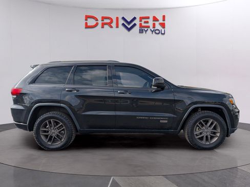 Used 2016 Jeep Grand Cherokee Laredo 75th Anniversary image 6