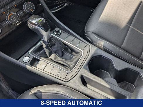 Used 2023 Volkswagen Jetta SE w/ Panoramic Sunroof Package FWD image 19