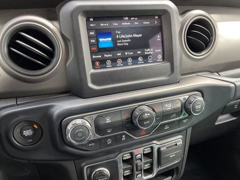 Used 2022 Jeep Wrangler Unlimited Sport image 32