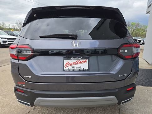 Used 2024 Honda Pilot Elite image 8