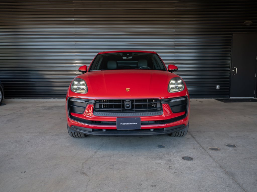 Certified 2023 Porsche Macan AWD/4WD image 10