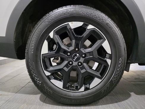 Used 2025 Kia Sorento S image 24