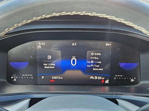 Used 2023 Volkswagen Taos SE w/ Panoramic Sunroof Package FWD image 10