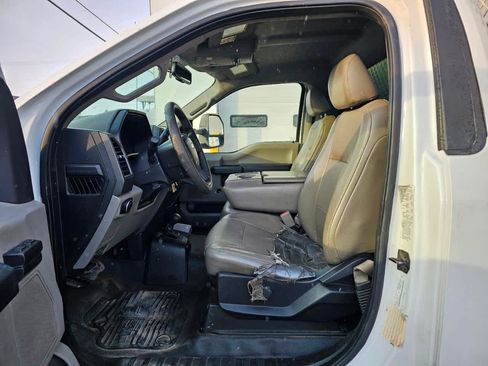 Used 2017 Ford F550 4x4 Regular Cab Super Duty image 15