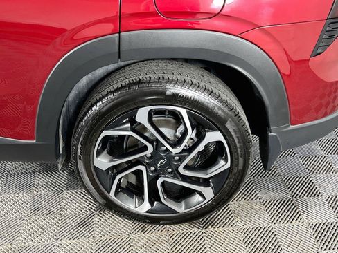 Used 2025 Chevrolet Trax RS w/ Driver Confidence Package FWD image 32