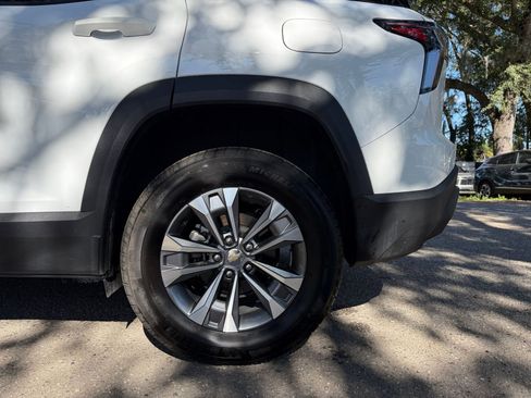 Used 2025 Chevrolet Equinox LT image 23