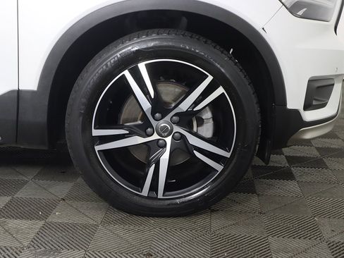Used 2021 Volvo XC40 T5 R-Design image 23