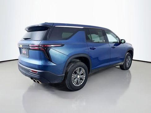 Used 2024 Chevrolet Traverse LS image 9