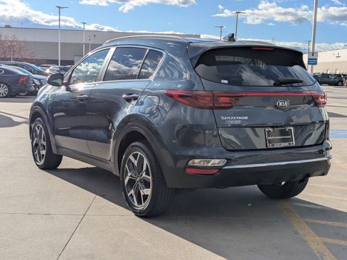 Certified 2021 Kia Sportage EX image 3