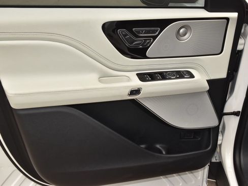 New 2026 Lincoln Aviator Black Label w/ Jet Appearance Package AWD/4WD image 37