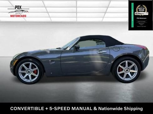 Used 2008 Pontiac Solstice Convertible w/ Preferred Package RWD image 2