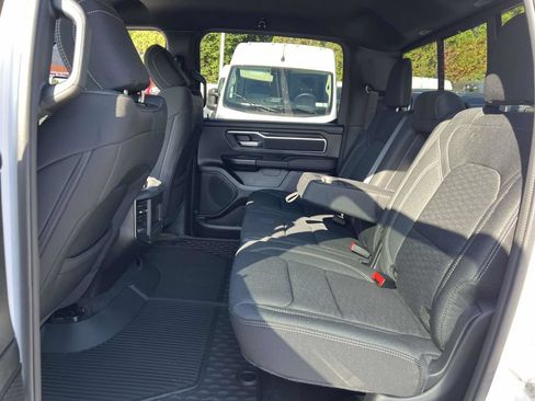 Used 2025 RAM 1500 Big Horn AWD/4WD image 17