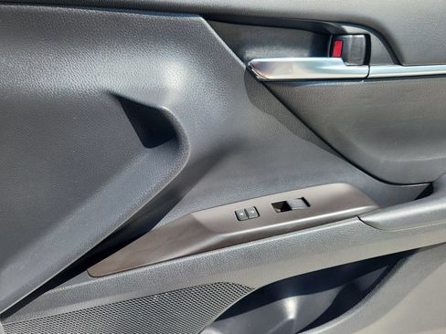 Used 2024 Toyota Camry SE FWD image 16