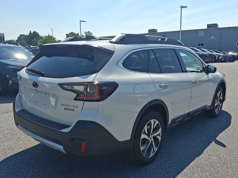 Used 2021 Subaru Outback Touring AWD/4WD image 4