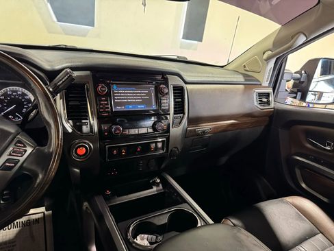 Used 2016 Nissan Titan Platinum Reserve image 21