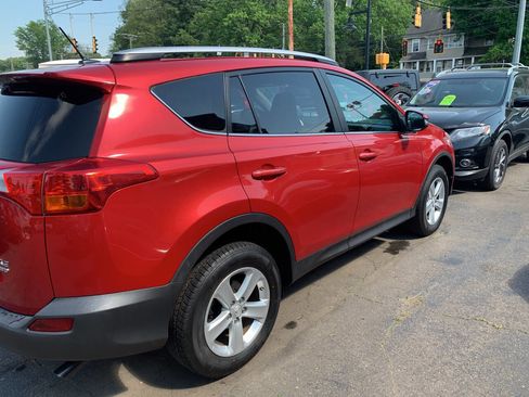 Used 2013 Toyota RAV4 XLE AWD/4WD image 4