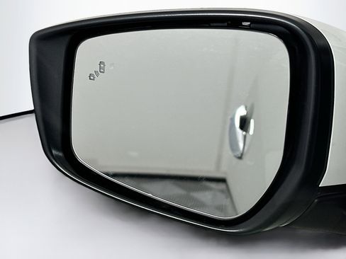 Used 2024 Nissan Leaf S image 16