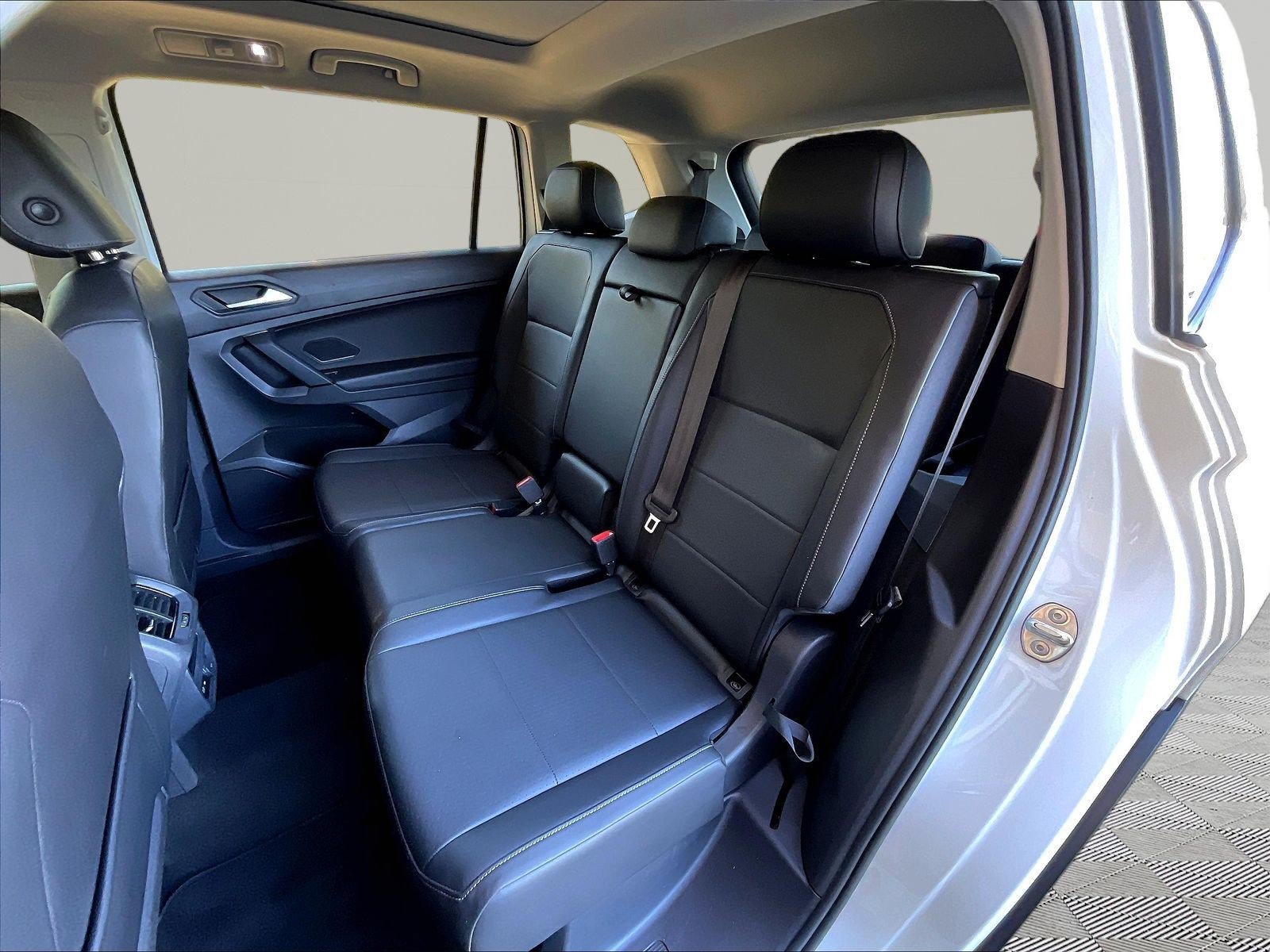 Used 2019 Volkswagen Tiguan SE w/ Panoramic Sunroof Package FWD image 20