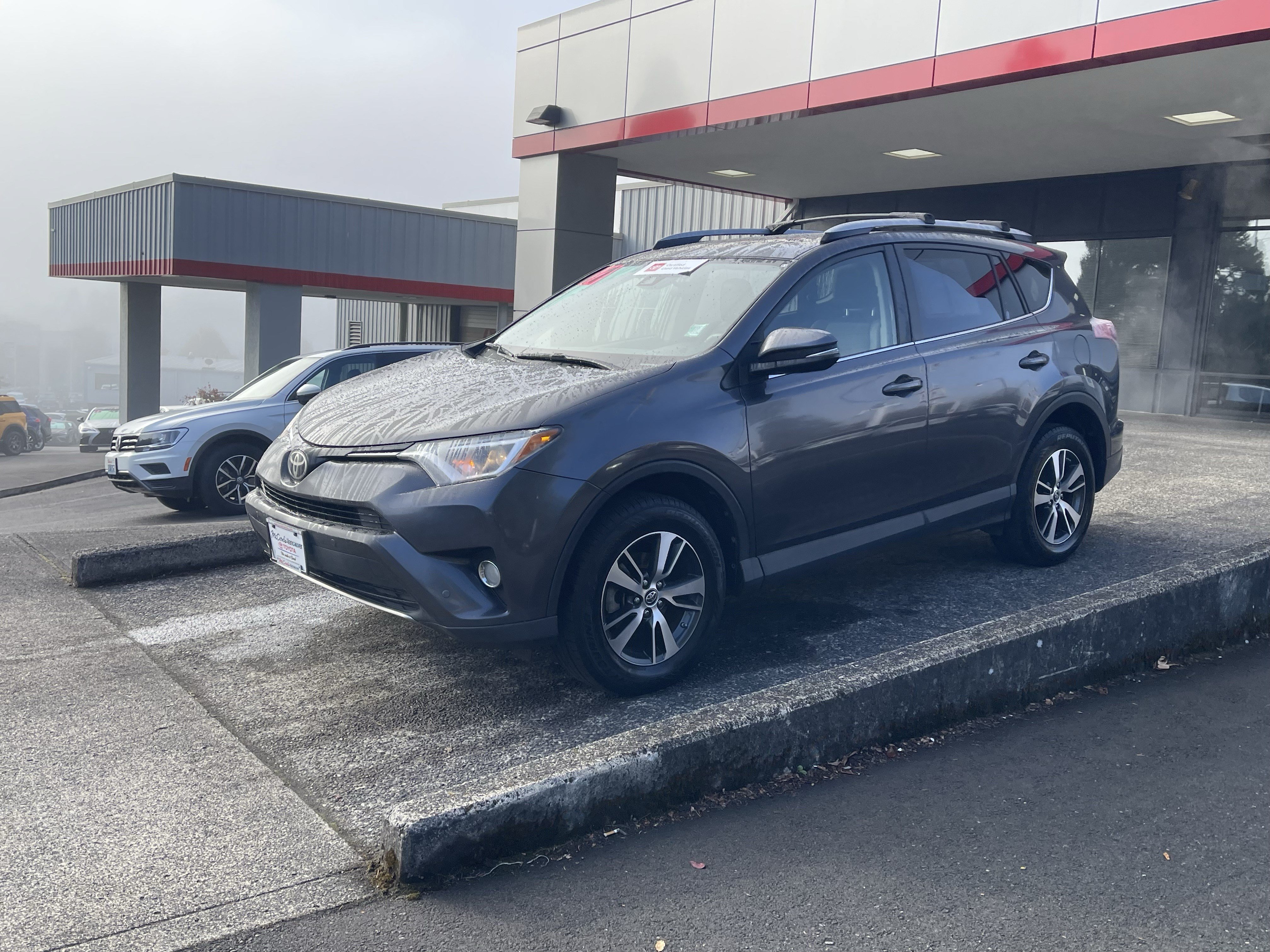 Certified 2017 Toyota RAV4 XLE AWD/4WD image 4