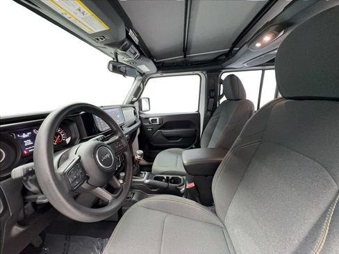 Used 2025 Jeep Wrangler Unlimited Sport AWD/4WD image 18