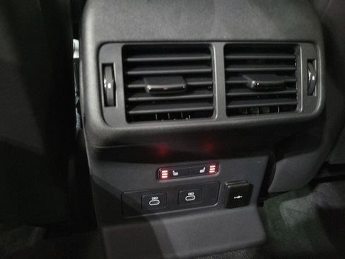 New 2026 Land Rover Range Rover Velar Dynamic SE image 23