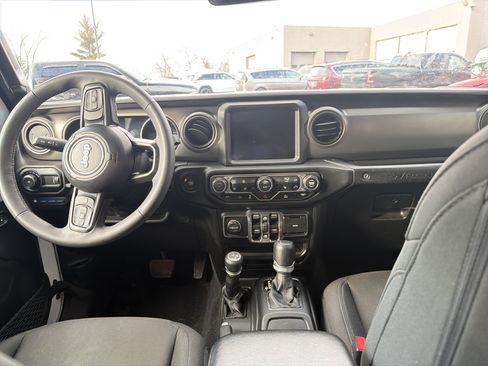 Used 2023 Jeep Wrangler Unlimited w/ Sun & Screen Package AWD/4WD image 11