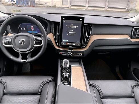 New 2026 Volvo XC60 B5 Ultra w/ Climate Package image 7