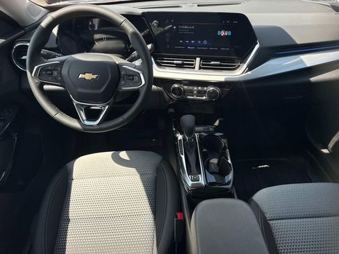 New 2025 Chevrolet Trax LT w/ Driver Confidence Package image 17