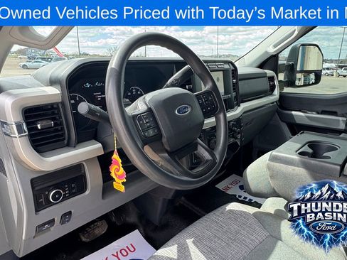 Used 2023 Ford F350 XLT w/ FX4 Off-Road Package AWD/4WD image 15