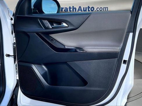 Used 2025 Chevrolet Equinox LT w/ Convenience Package II image 29