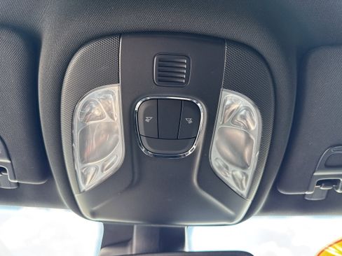 Used 2024 Jeep Compass Sport image 22