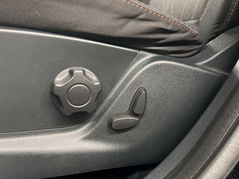 Certified 2022 Ford EcoSport SE w/ SE Appearance Package image 26